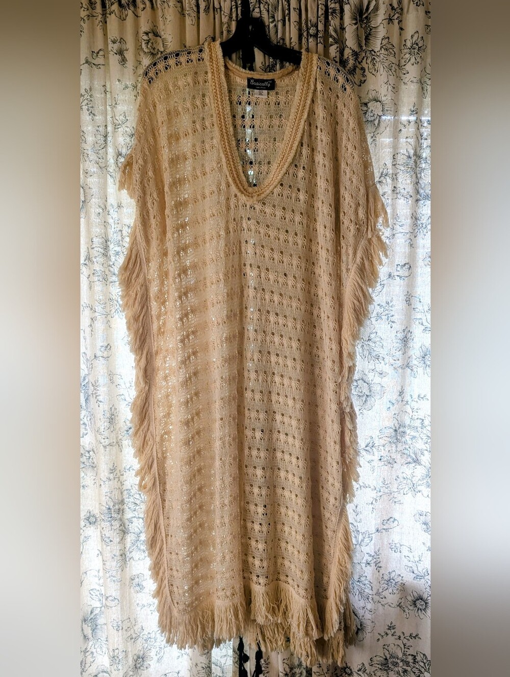 Beautiful crochet vibe with fringe dress or cover up. Size large.